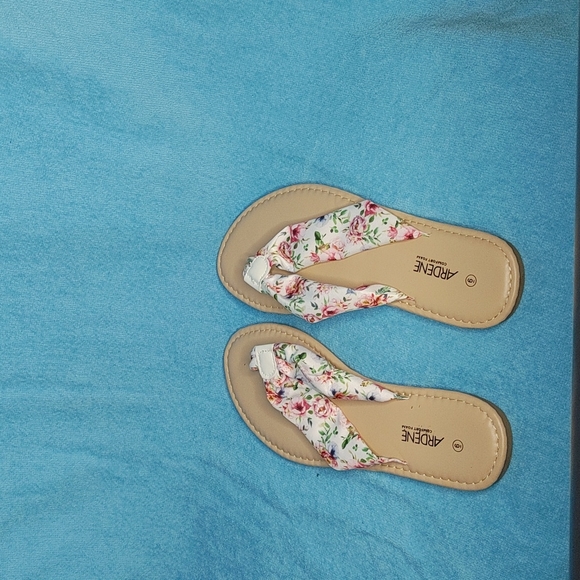 Shoes - Picture 2 of 2